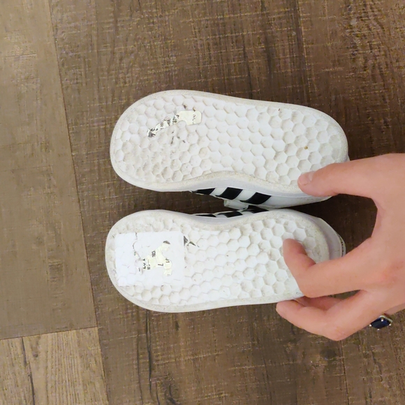 Adidas toddler shoes - Picture 4 of 7